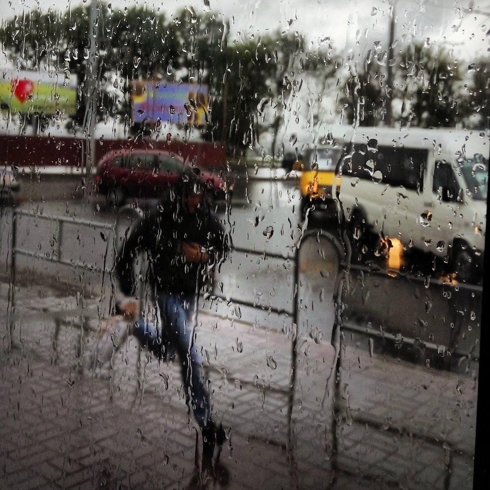 Убежать от дождя