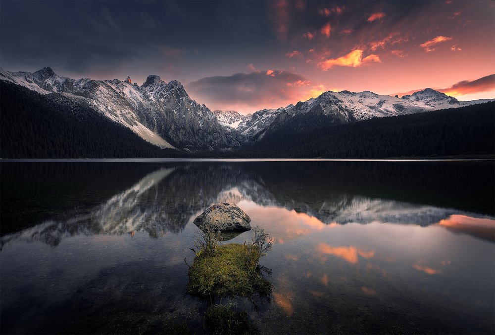 Photograph by 缪克明