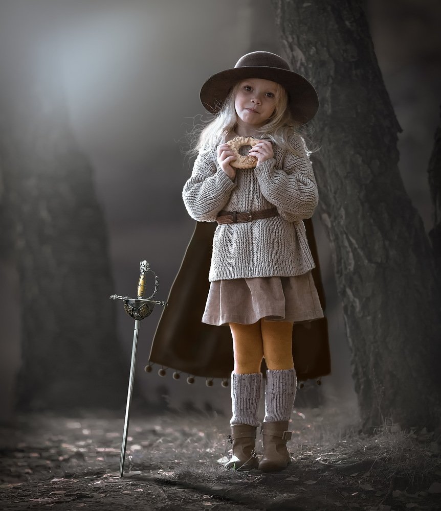 Zhanna D'ark, having a snack.