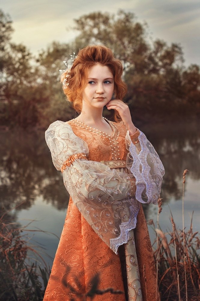 Дева у пруда