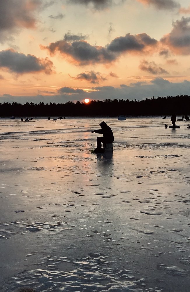 Рассвет на рыбалке