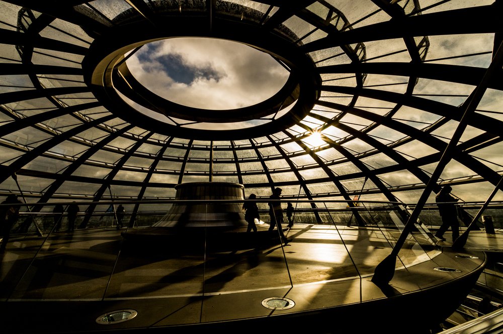 Лучи света в Рейхстаге