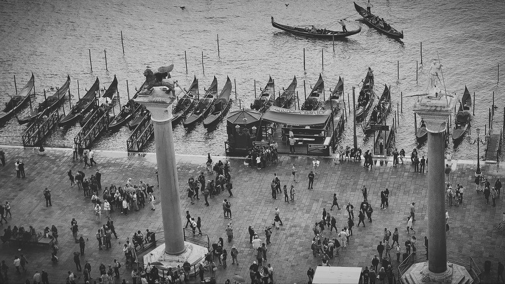 Photograph by Alexandru Crisan