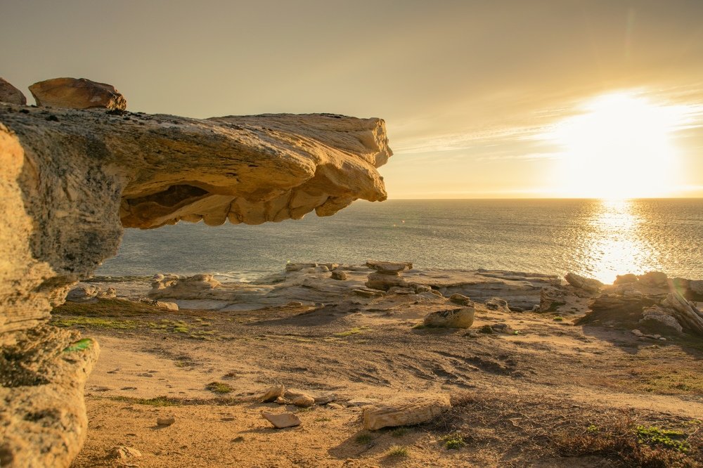 Рыжие камни.