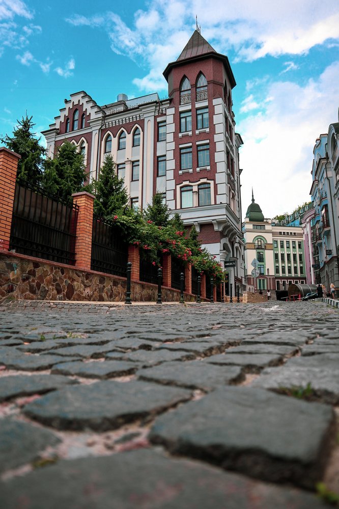 Vozdvyzhenska street. Kiev.