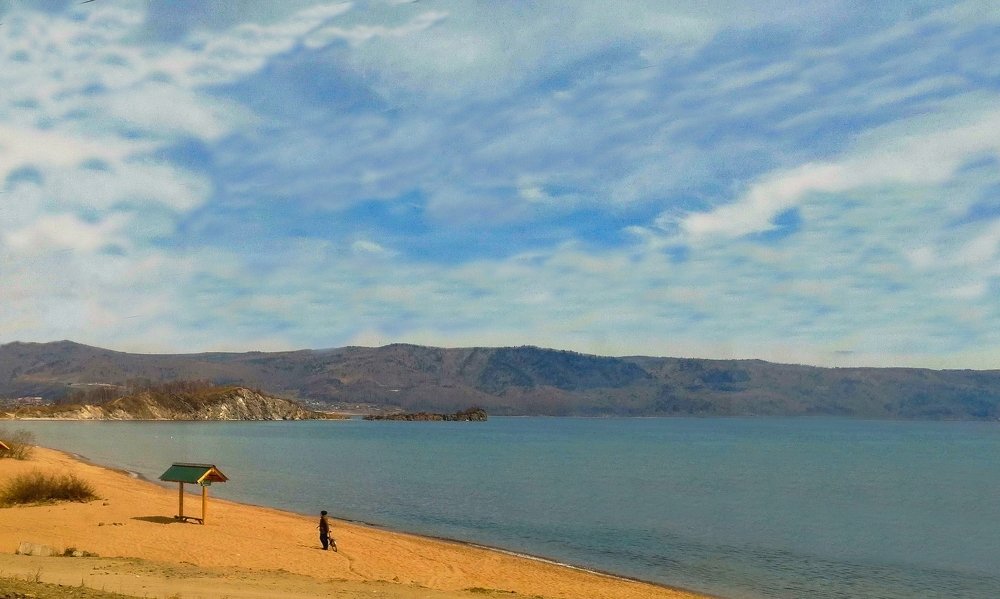 Весной на берегу Байкала