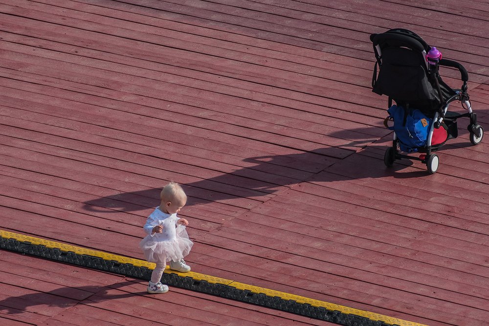 переступая черту