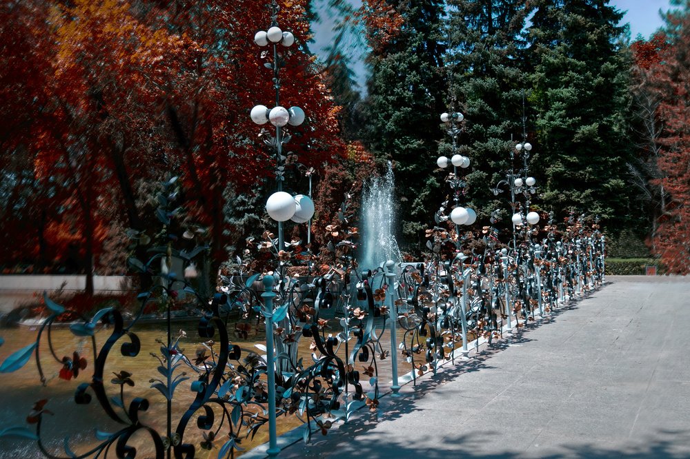 Набережная любви, Love Street