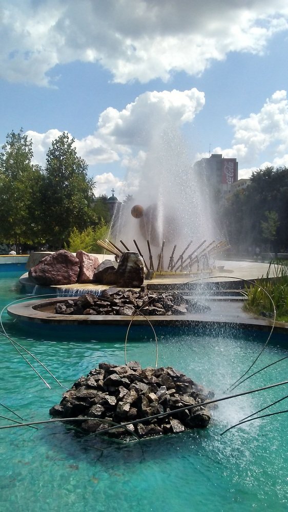 Decorative fountain in Pitesti