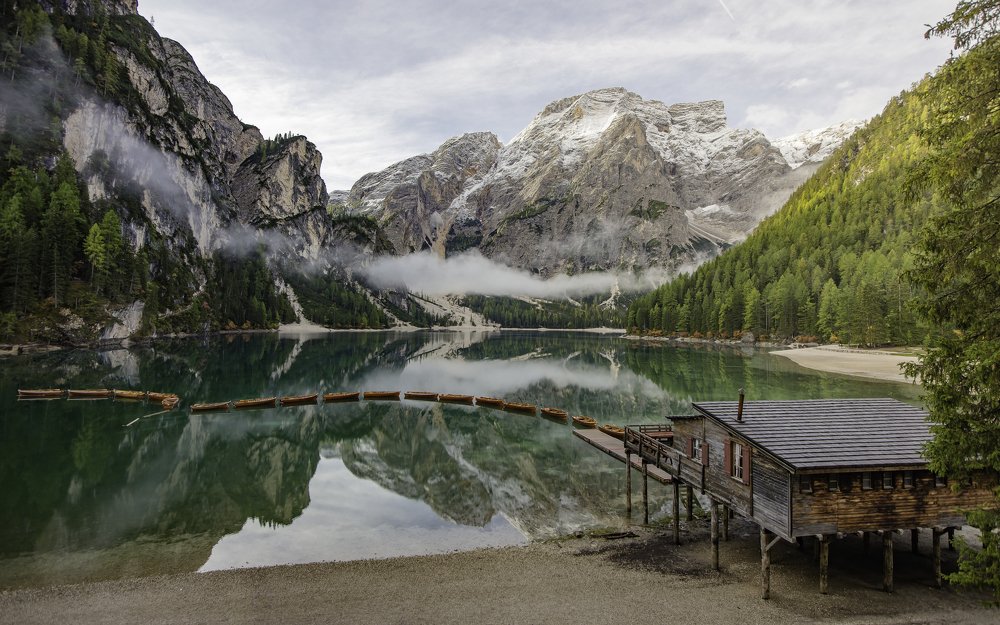 Озеро Брайес. Южный Тироль. Италия.