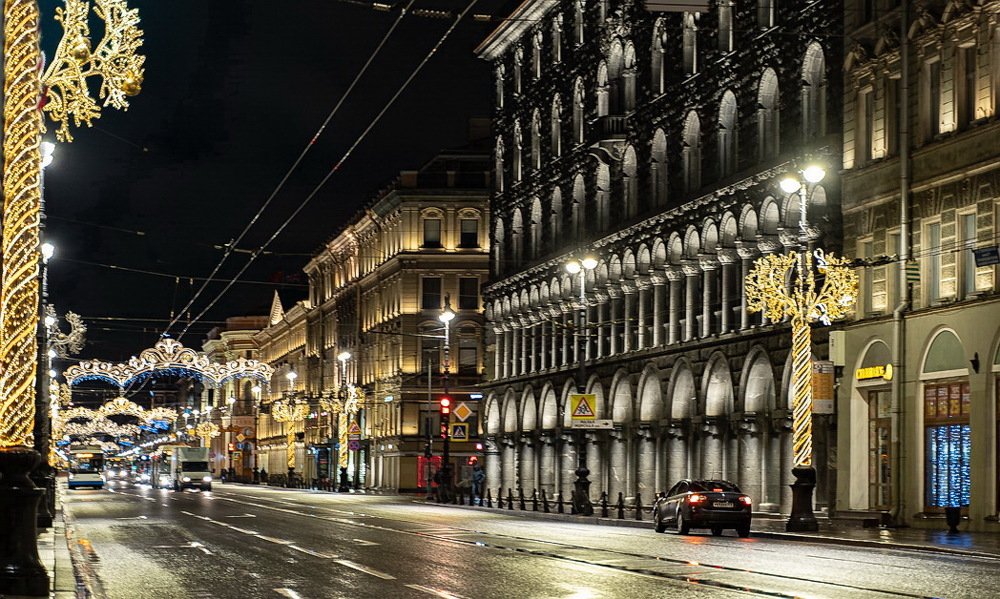 Утро. Невский.