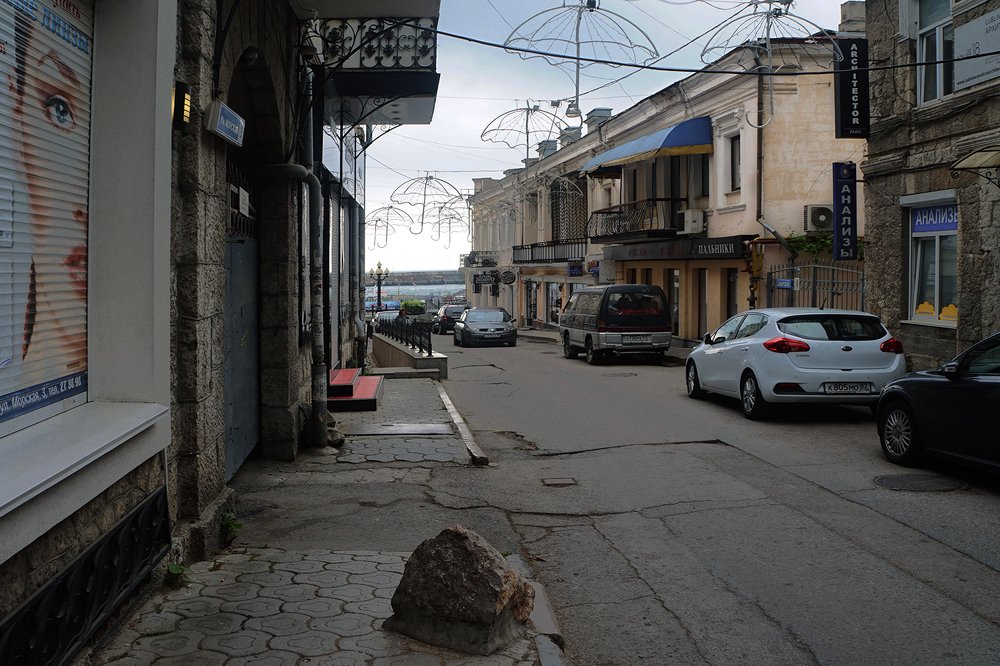 Улица перед дождем.