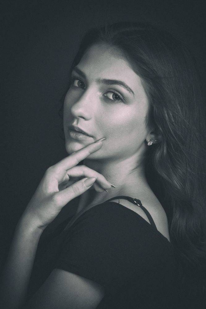 милый портрет девушки