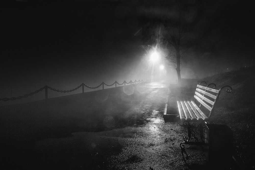 Из цикла: Южная зима 2019. Вечерние огни набережной Солнечнодольска. III