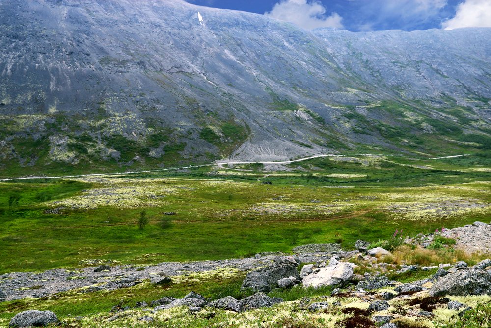 Горная дорога в Хибинах