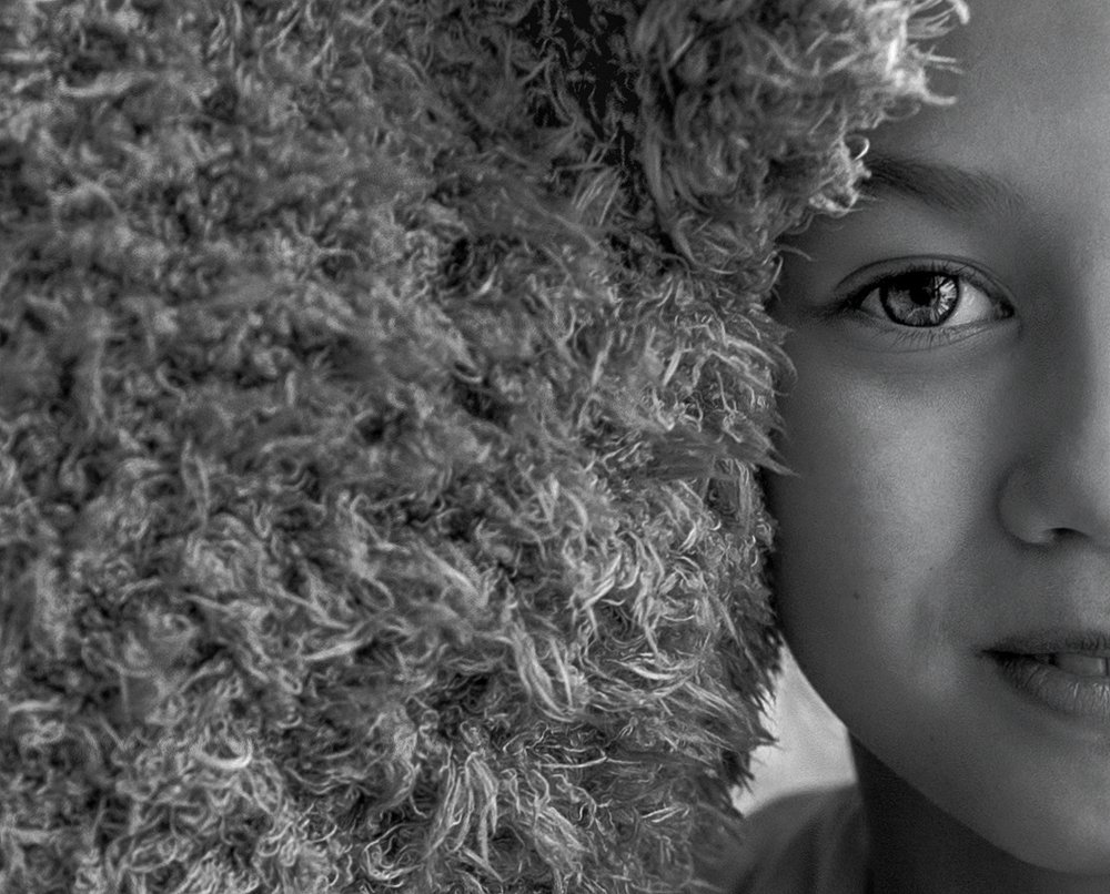 Девочка с мишкой