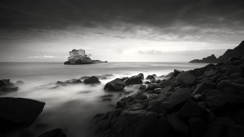 The Dark Beauty / Ghost Ship