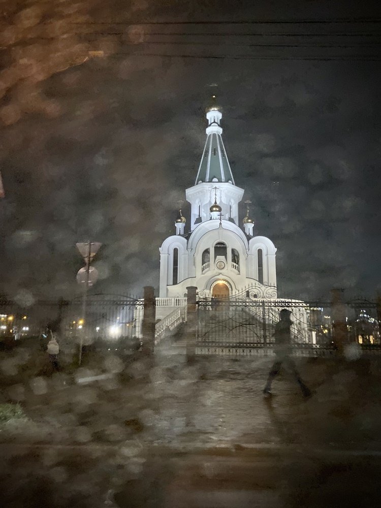 Проходя мимо.