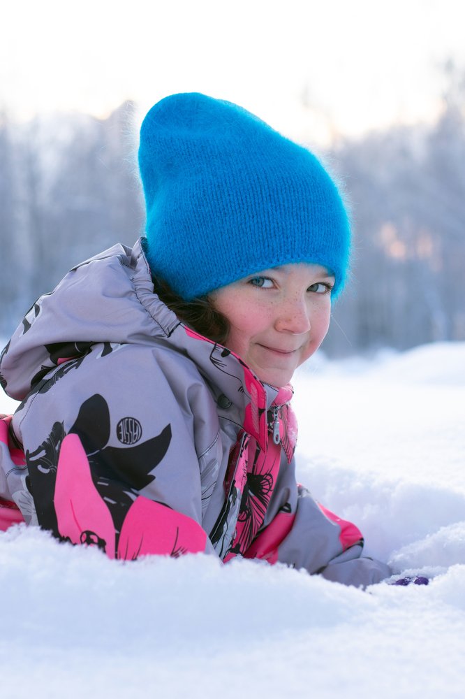 Девочка с веснушками