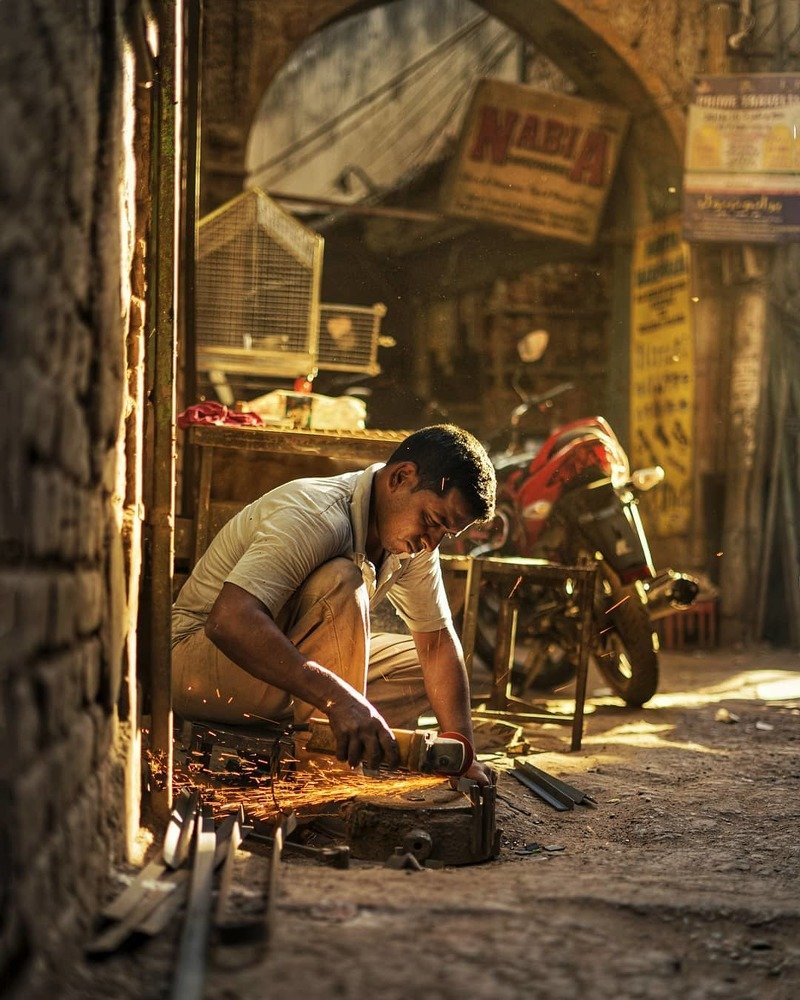 Great buildings never built without labour