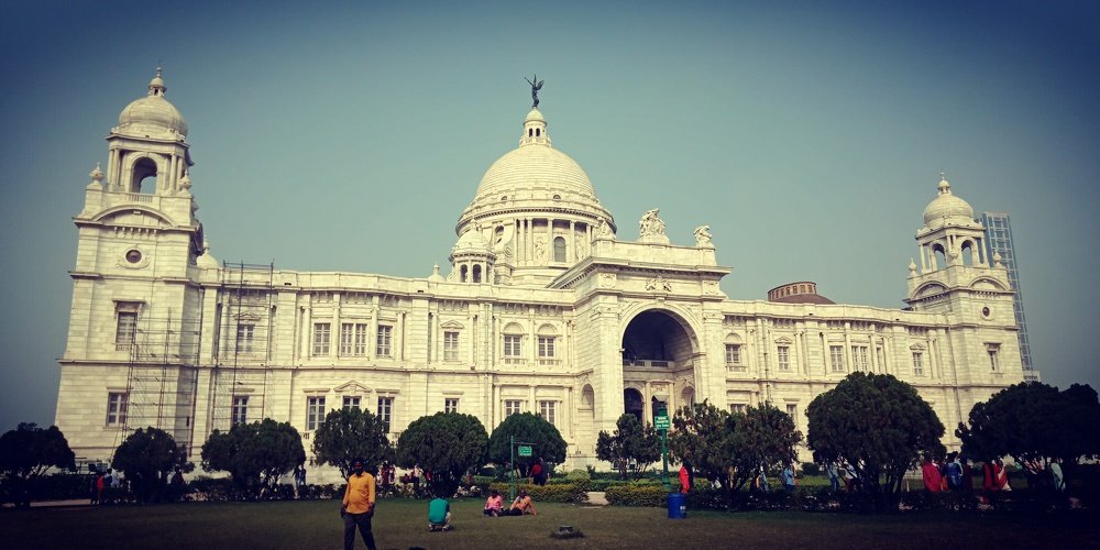Queen's way Victoria Memorial Hall