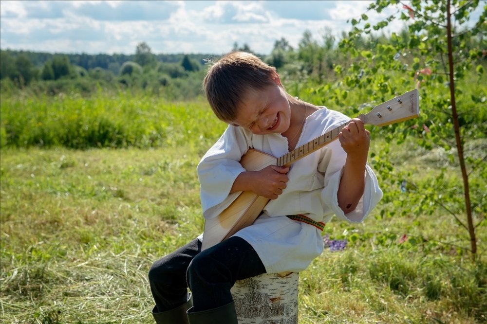 Балалайка, три струны .....