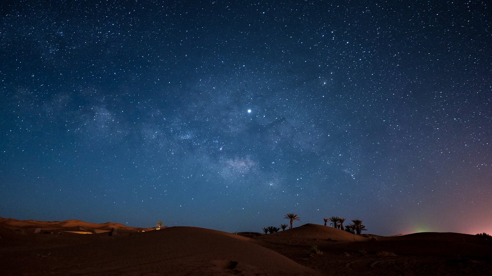 Sahara under the Milky way