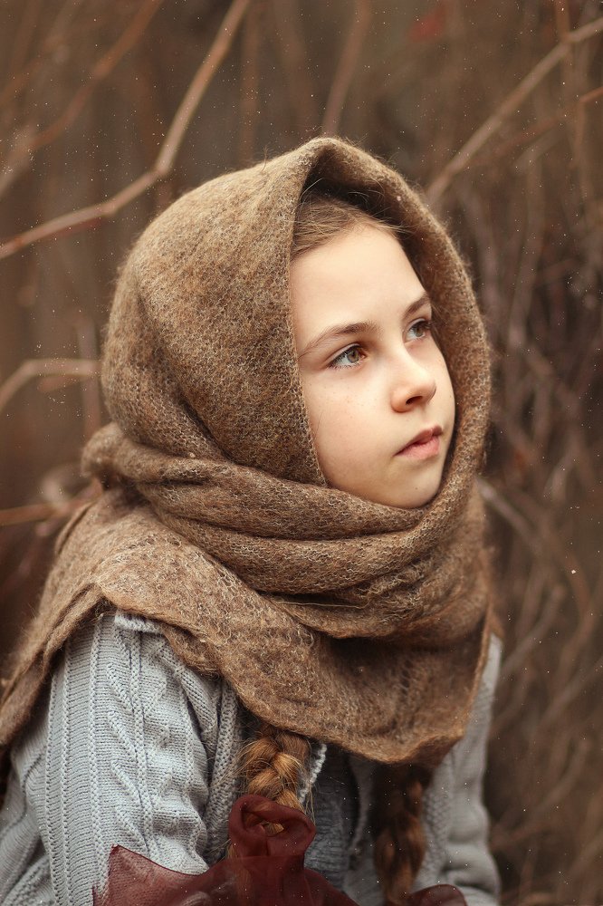 GIRL IN A SCARF