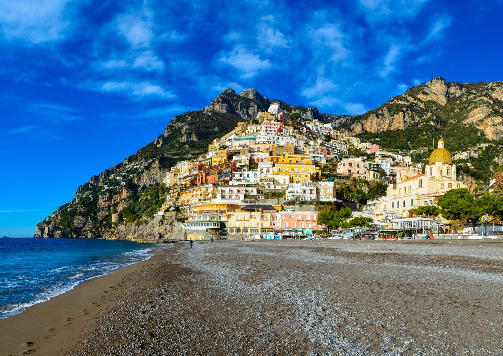 Позитано, пустой зимний пляж