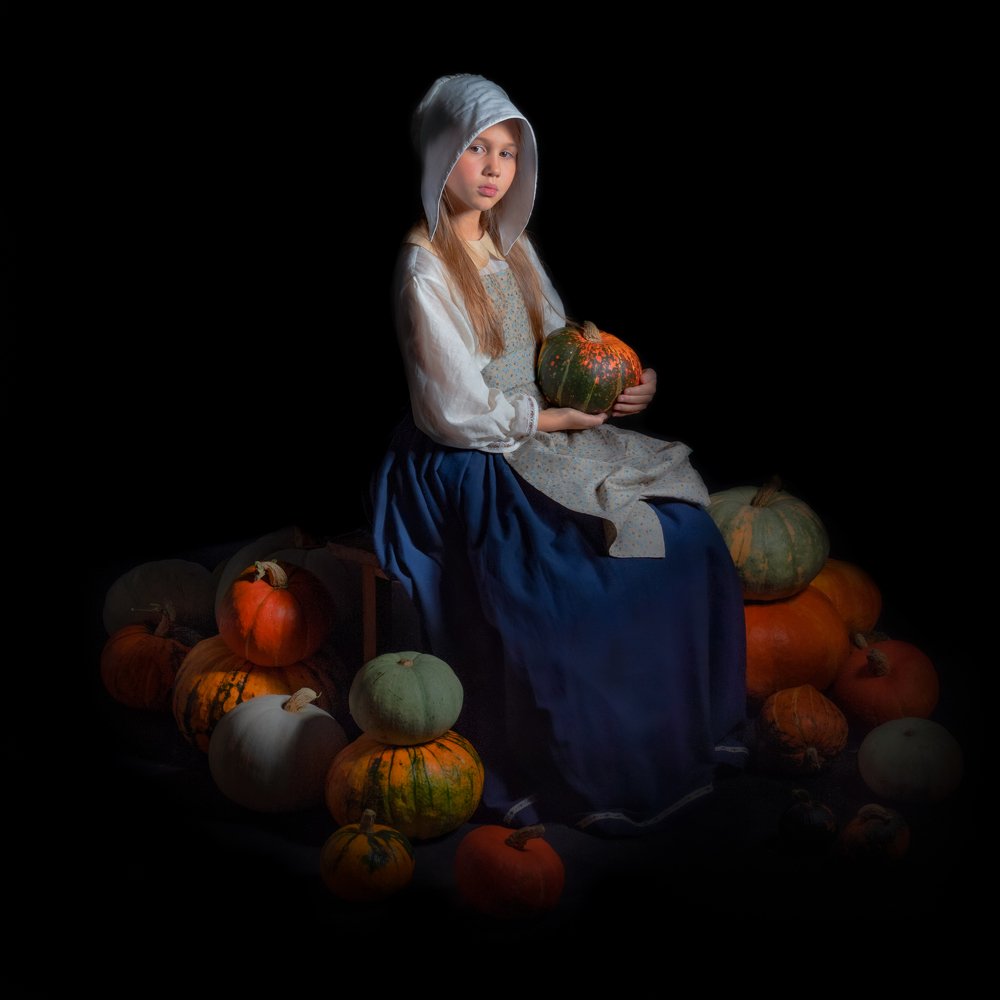 Девочка с тыквами