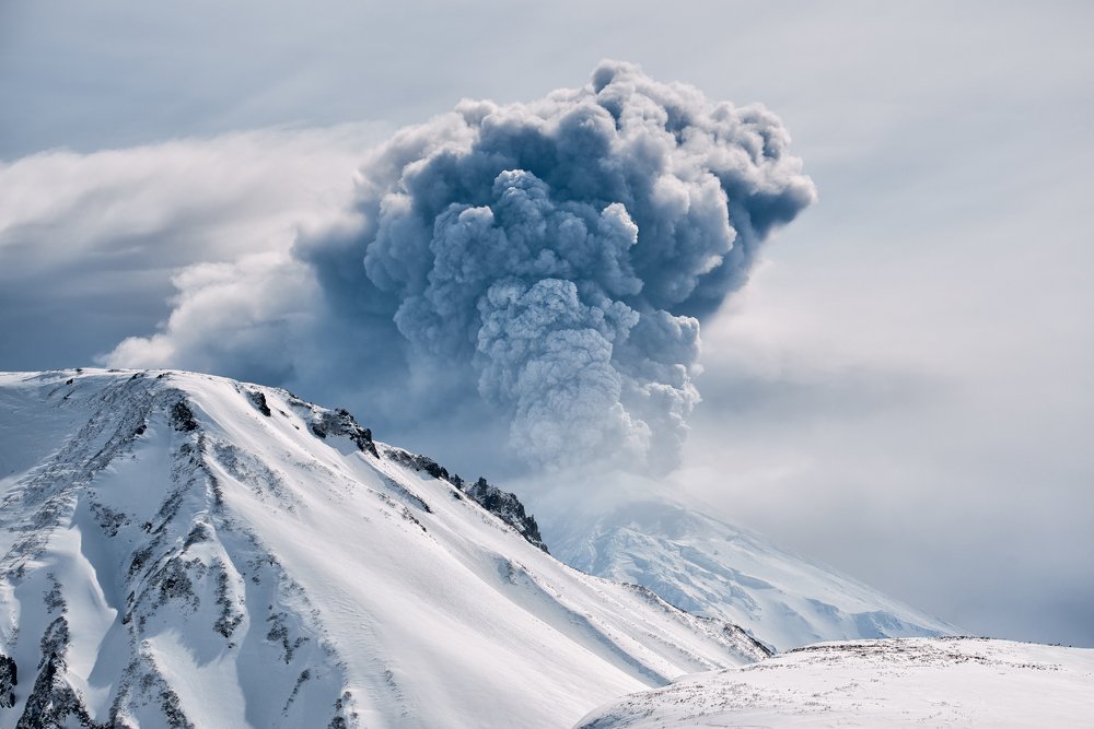 Вулкан Камбальный. Извержение.