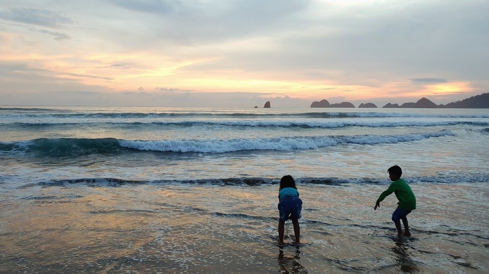 Photograph by Milu Rakhmanu