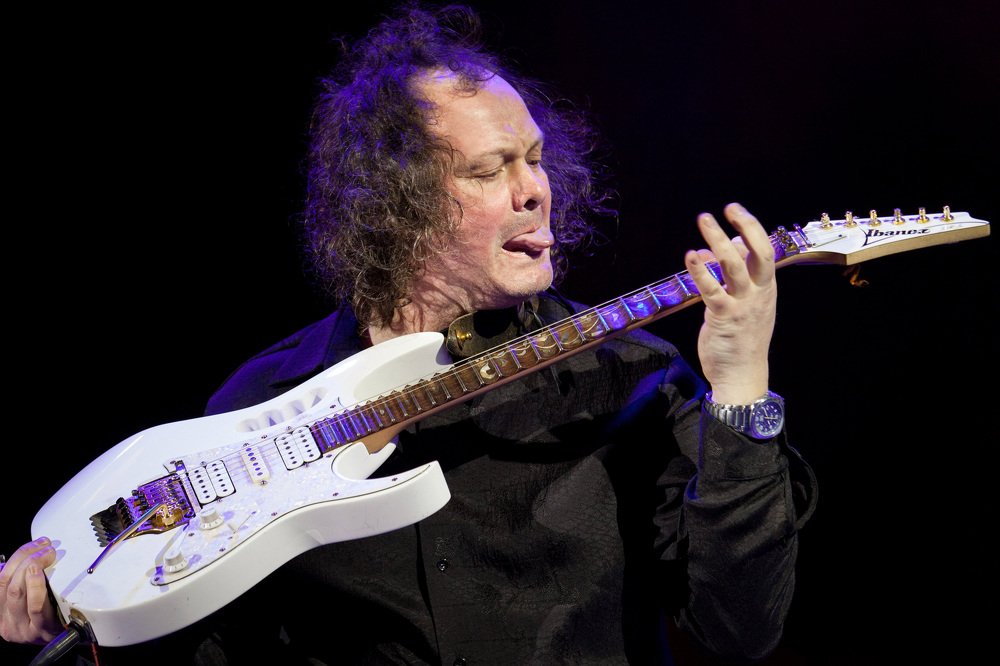 Гитарист ...