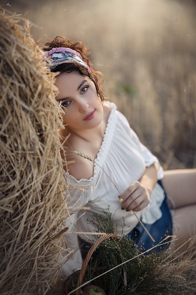 "девушка в поле"