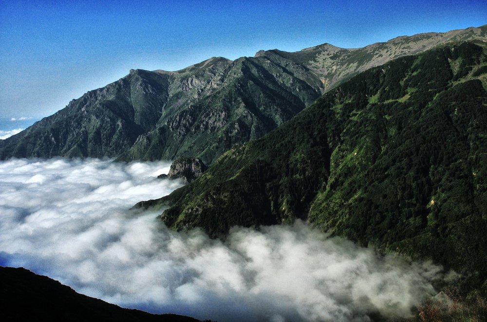 Bulutların üstünde