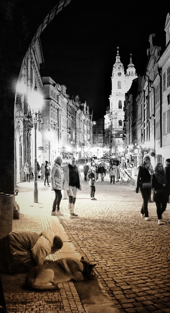 DIFFERENT REALITIES IN THE SAME STREET
