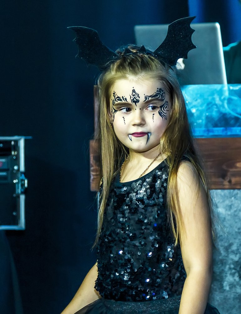 Юная вампиресса