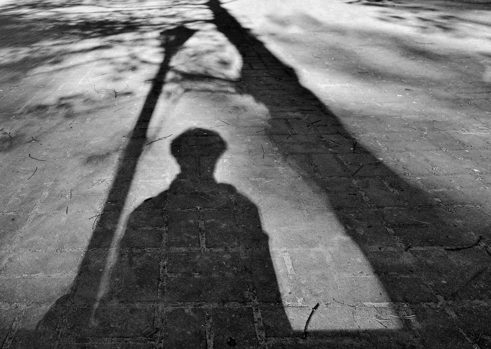 Тени на улице
