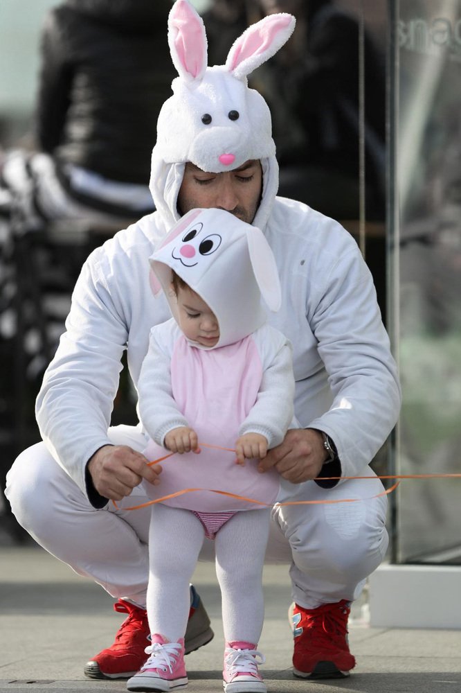 одна семья )