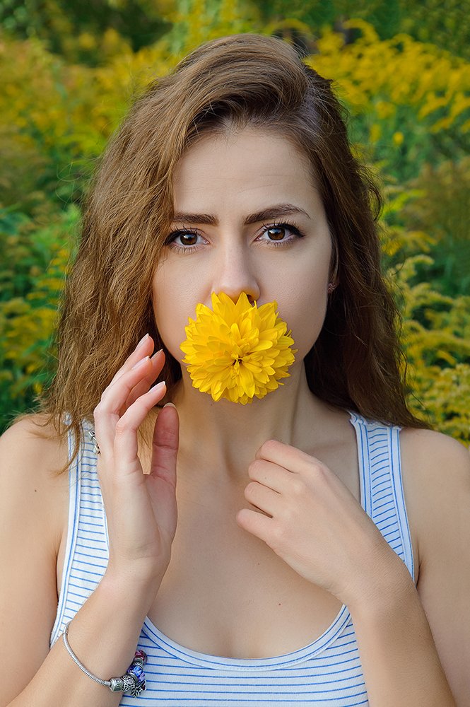 Девушка и керрия.