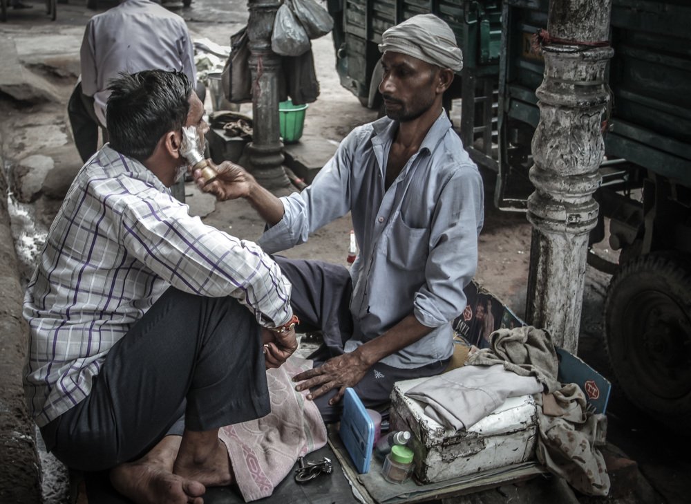 Street barber - Delhi