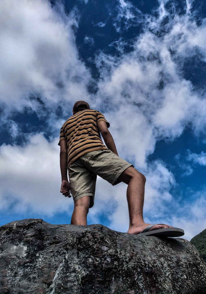 Skies tell great stories.