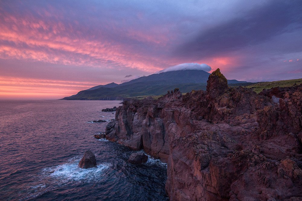 Вулкан Богдан Хмельницкий и его лавы.