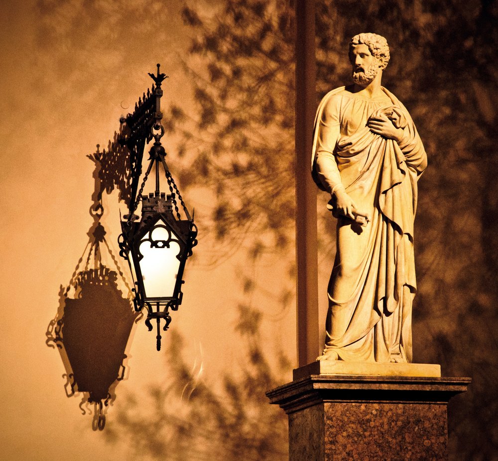 Shadow on the Petrikirche