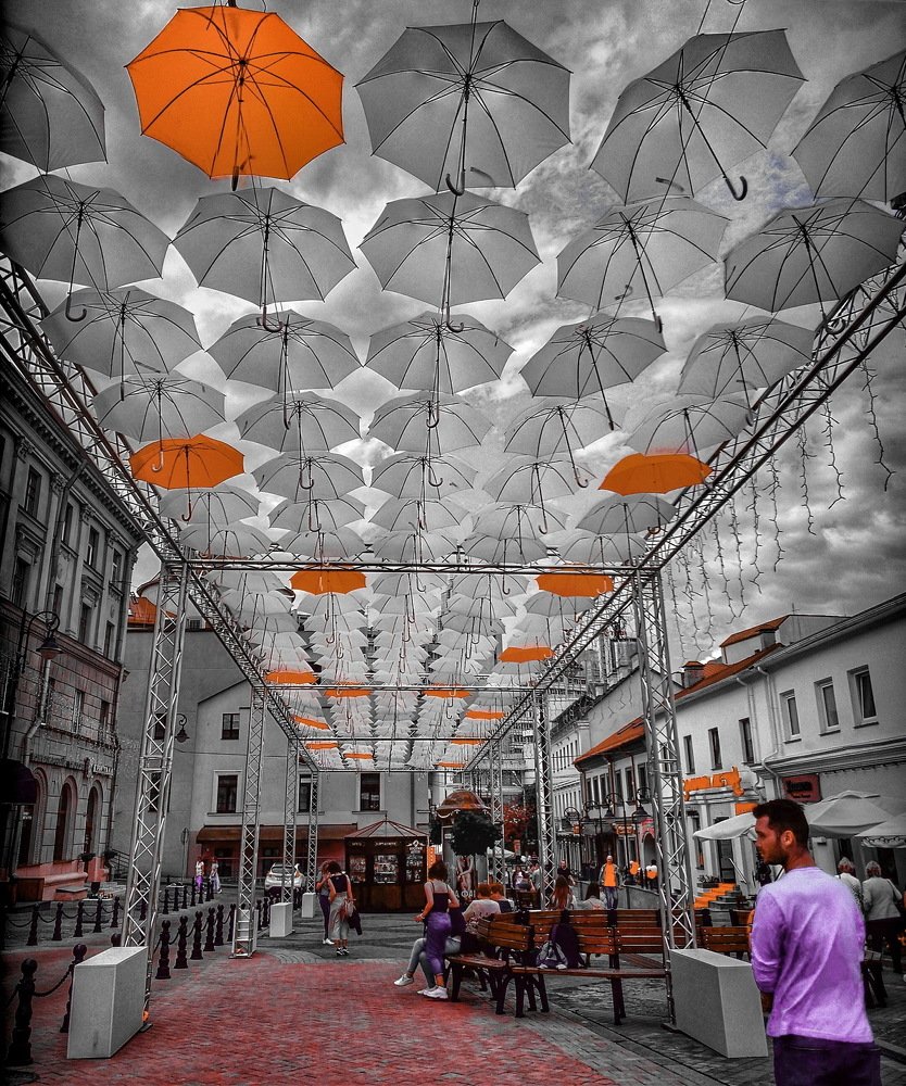 Зонтики над Минском.