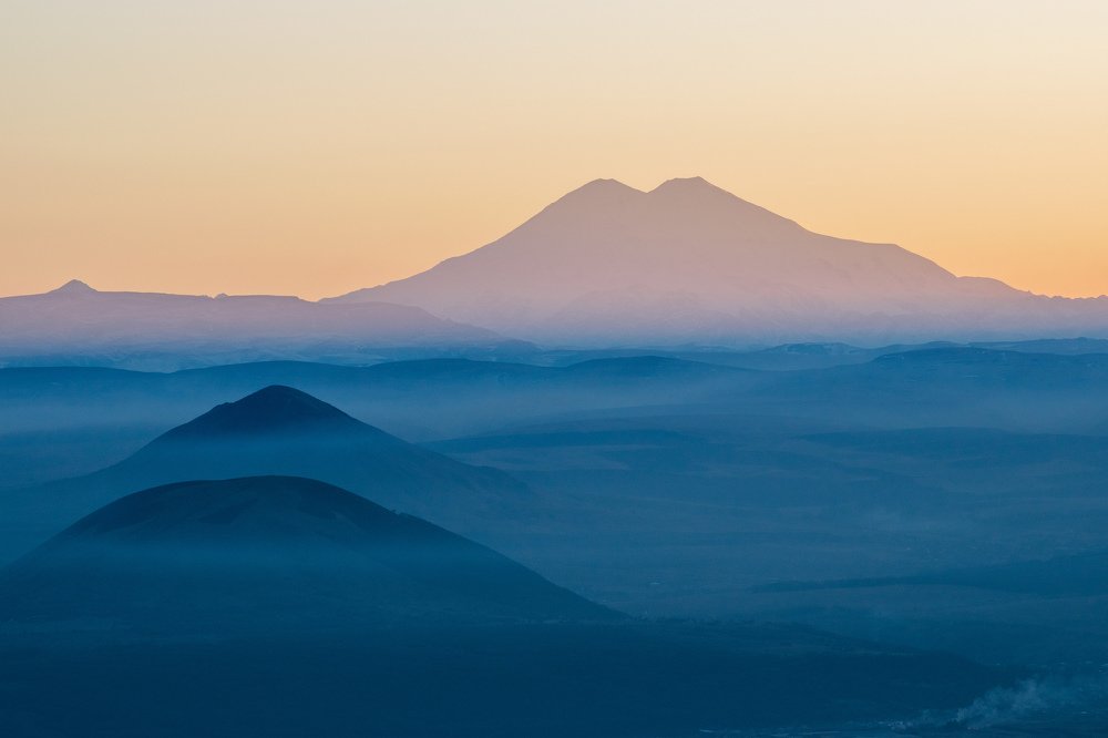 Эльбрус в закатных лучах