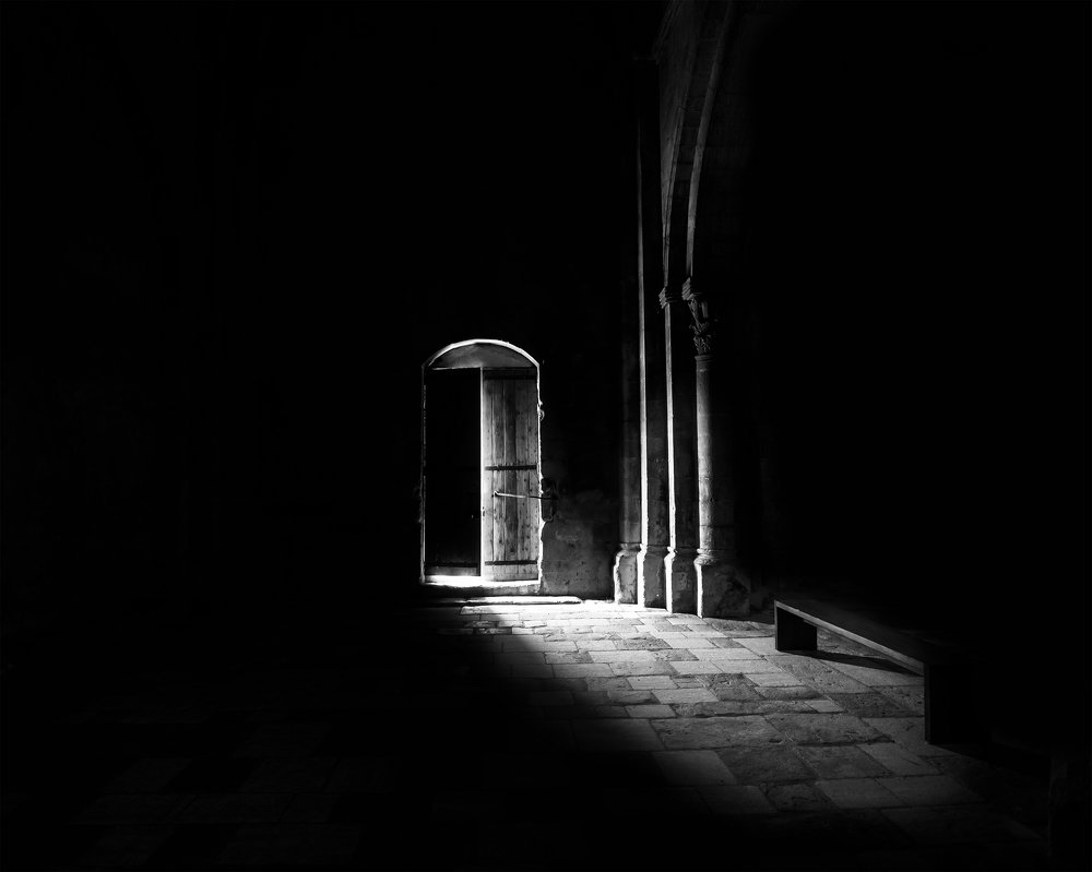 I see all the lights that lighten up the blackness, yet leave my soul behind in the dark.