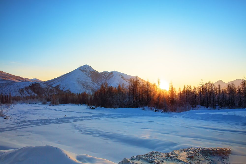 Солнечный зимний день.