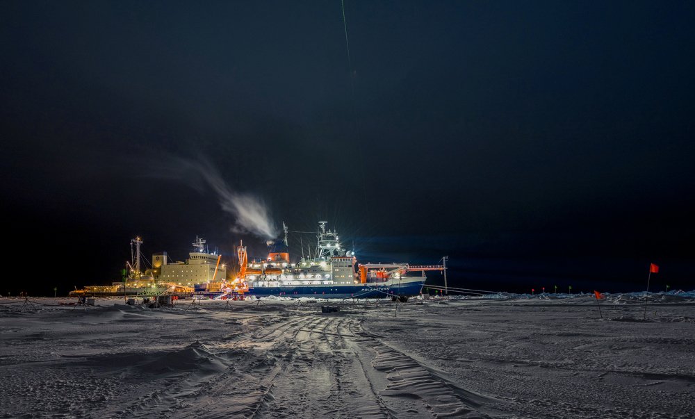 Бесконечна полярная ночь...