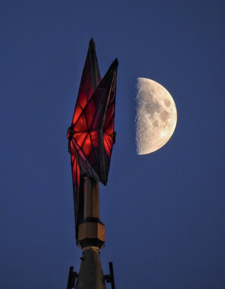 Звезда и Луна